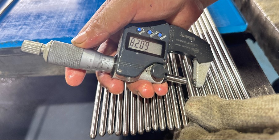 11SMnPb30和1215鋼材對比：哪個更適合批量加工？